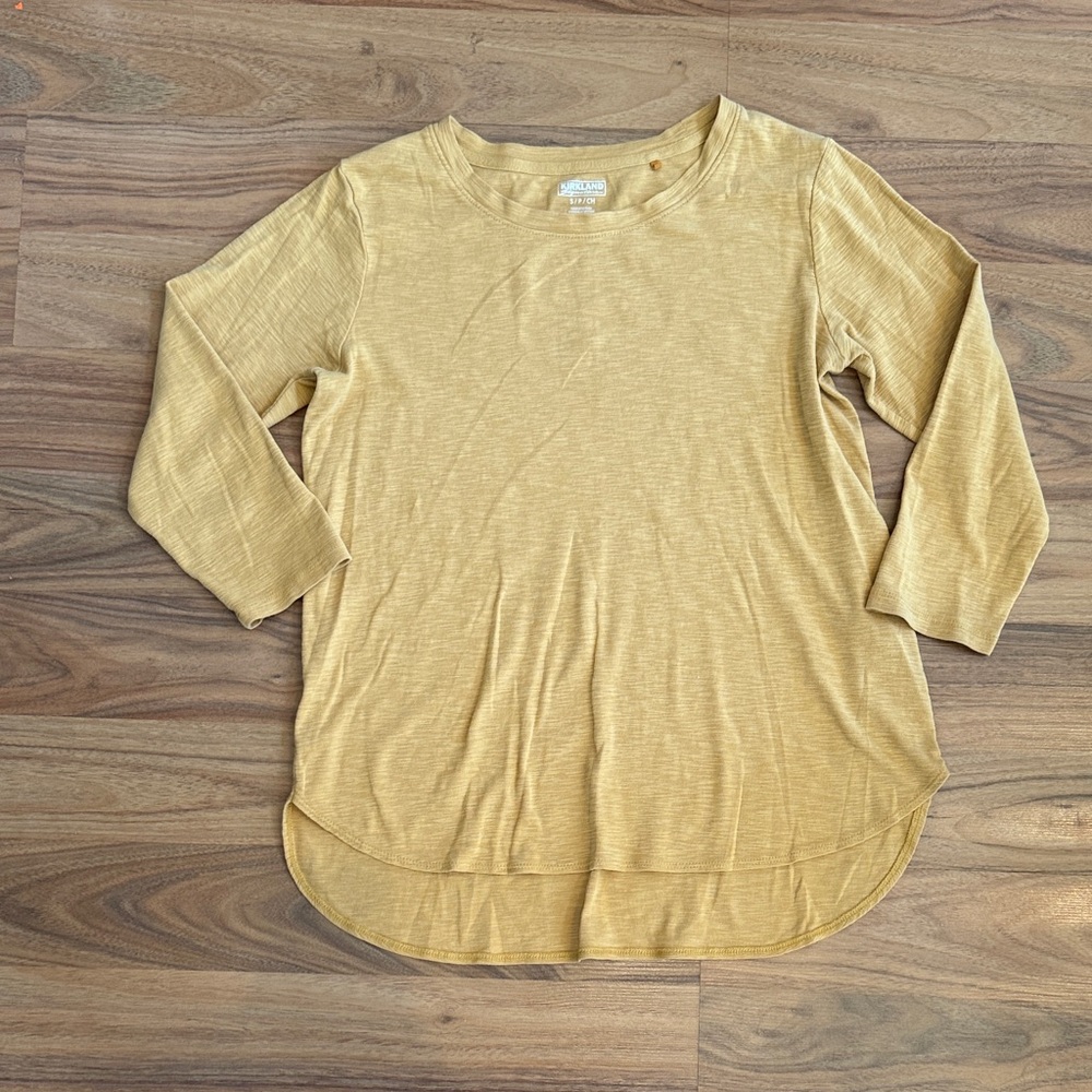 Women's Gold 3/4 Length Sleeve Top